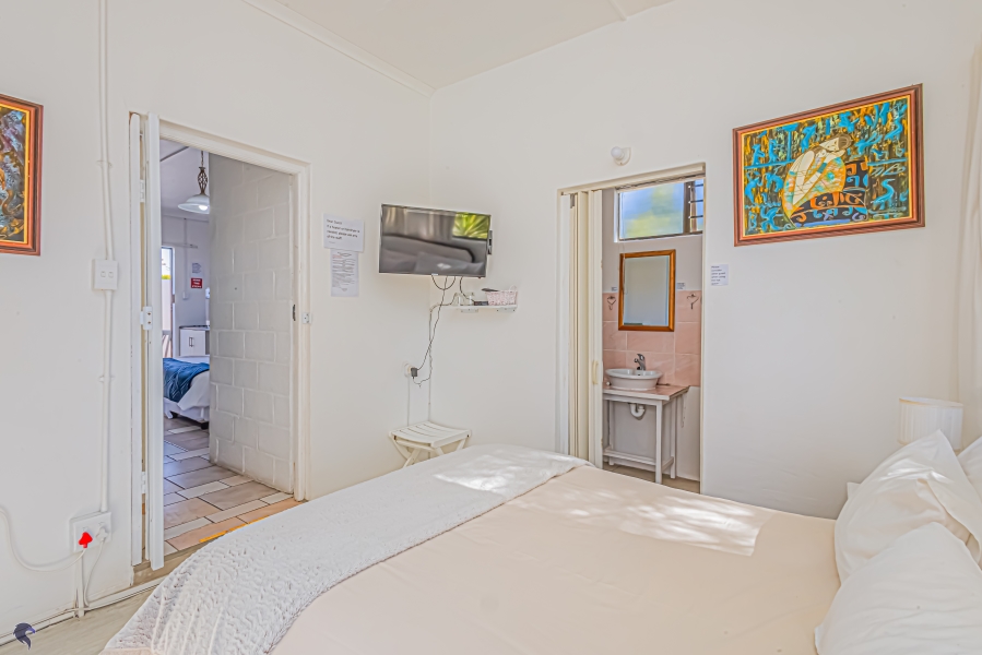 8 Bedroom Property for Sale in Country Club Western Cape
